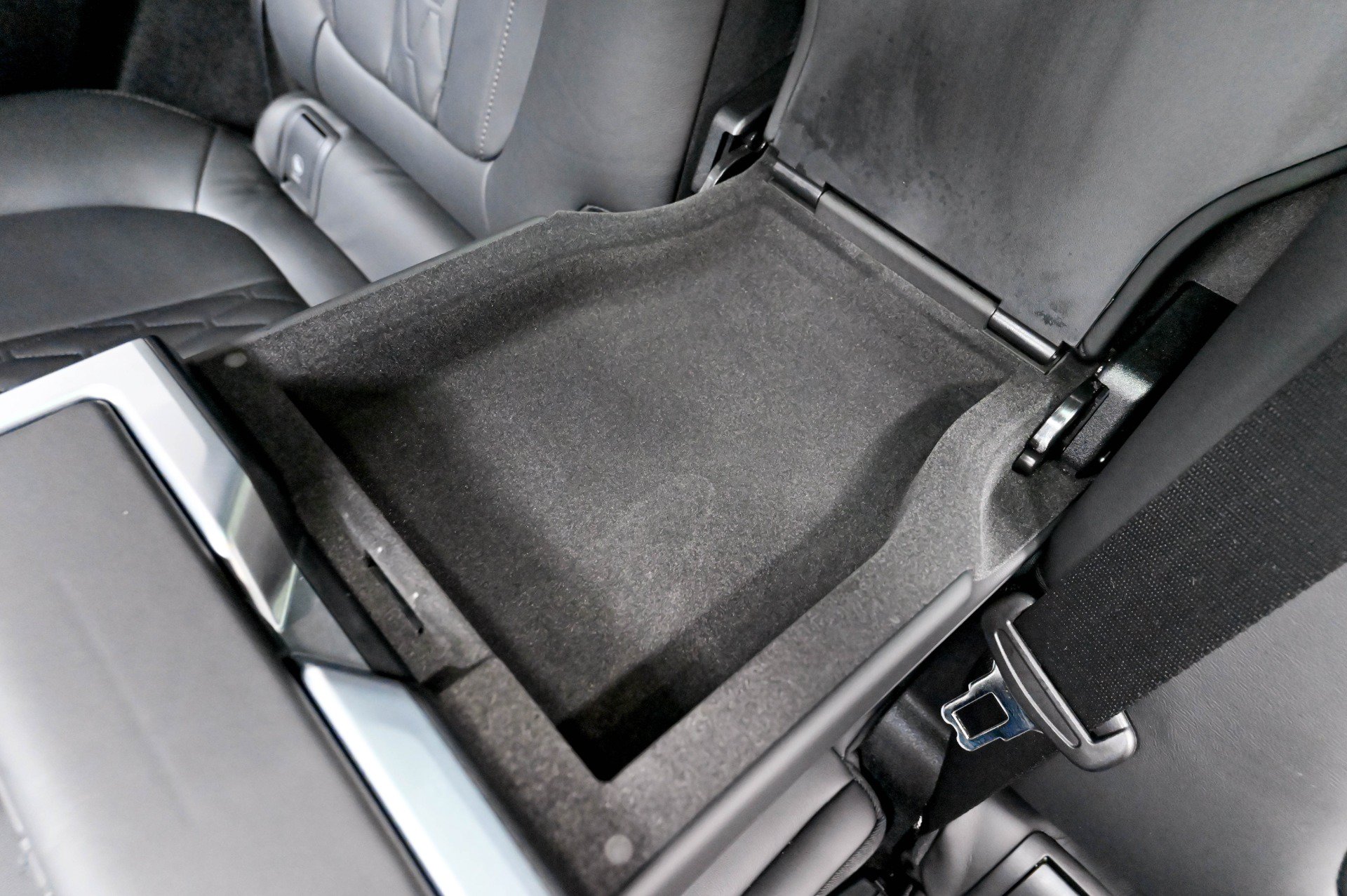 Used 2023 BMW ALPINA XB7 AWD/4WD image 34