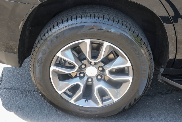 Used 2024 Chevrolet Tahoe LT w/ Luxury Package RWD image 8