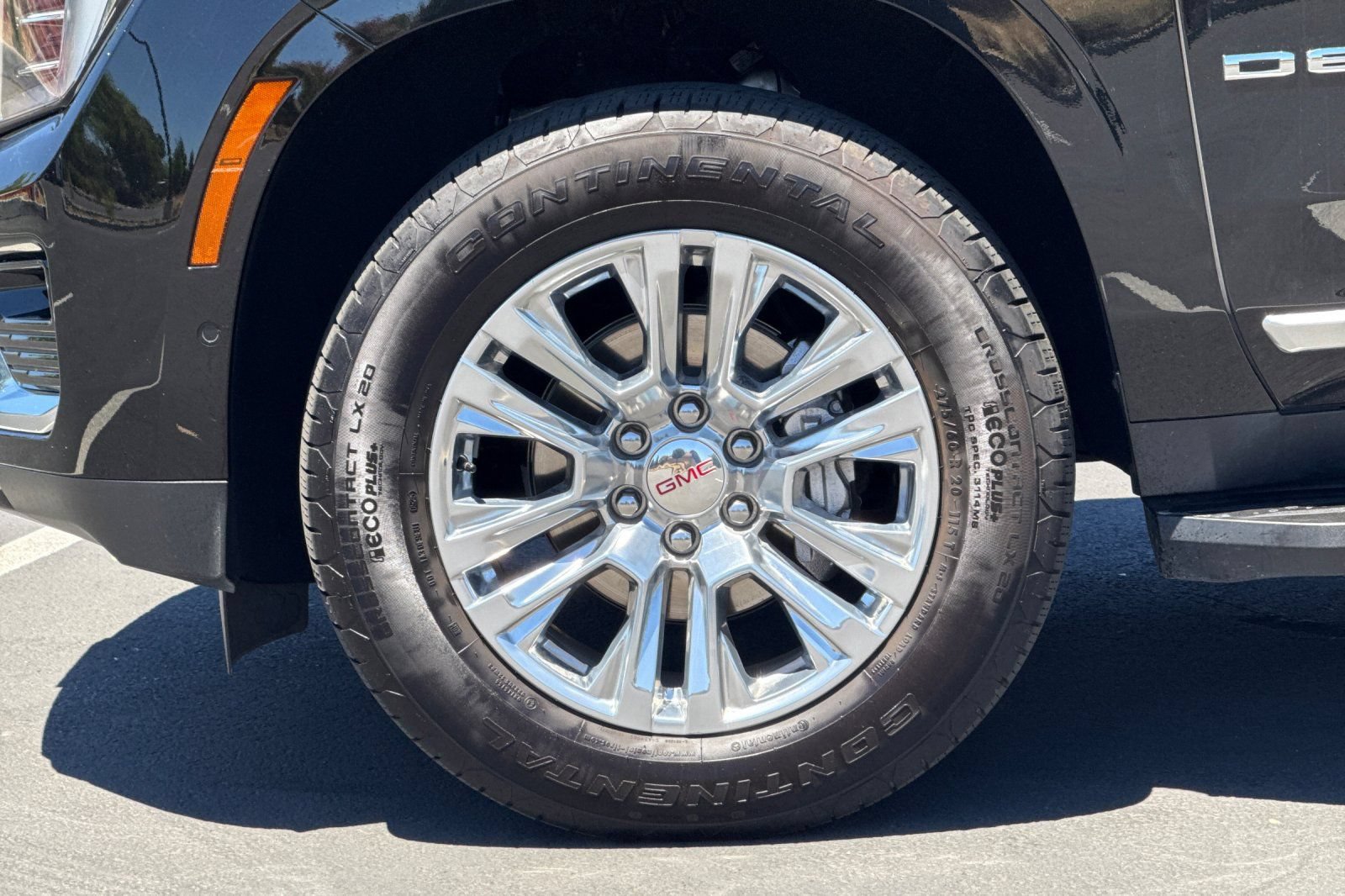 Used 2025 GMC Yukon Denali AWD/4WD image 15