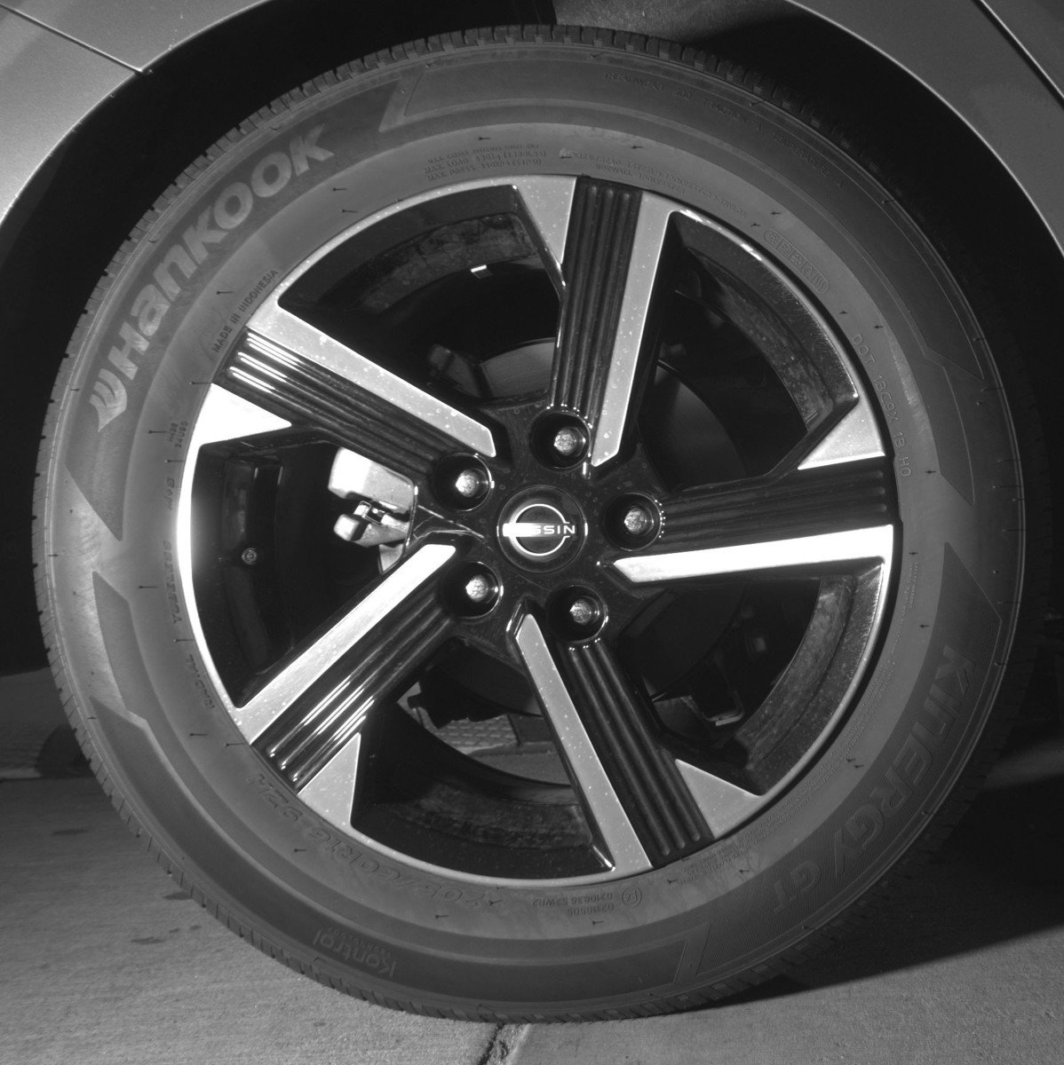 Used 2025 Nissan Sentra SV FWD image 15