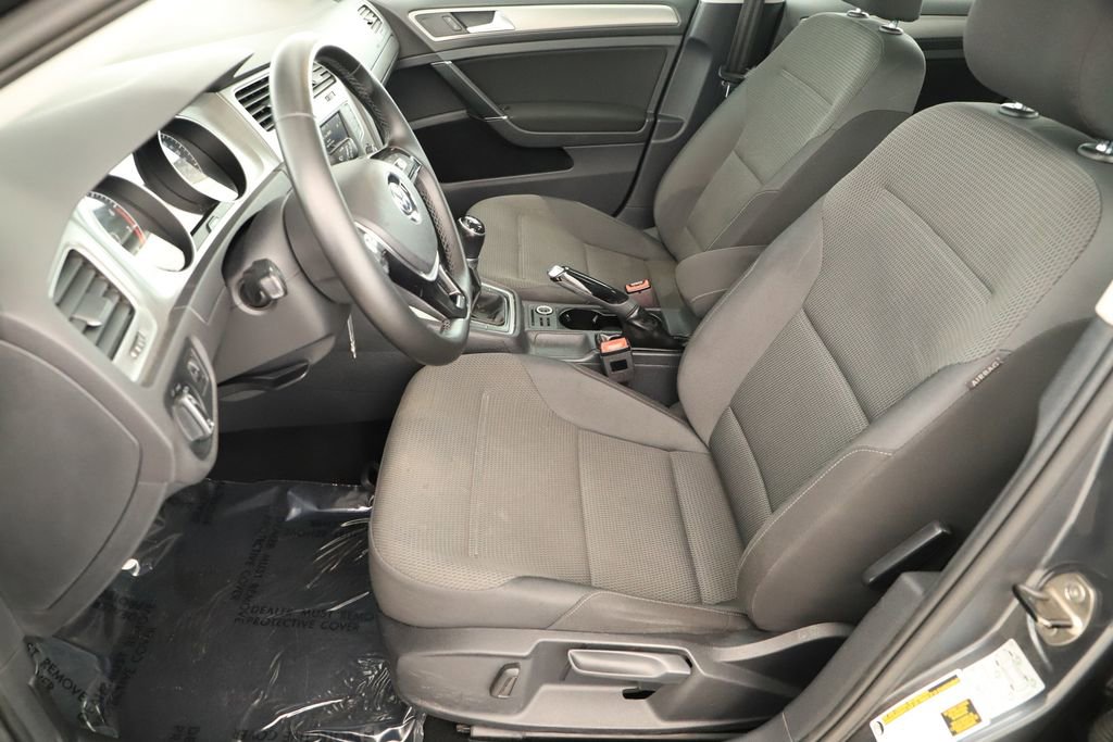 Used 2017 Volkswagen Golf S image 24