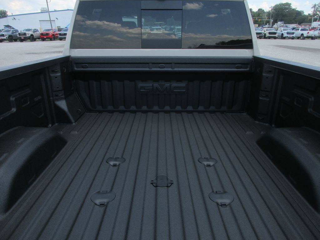 New 2026 GMC Sierra 2500 AT4 w/ AT4 Premium Plus Package AWD/4WD image 7