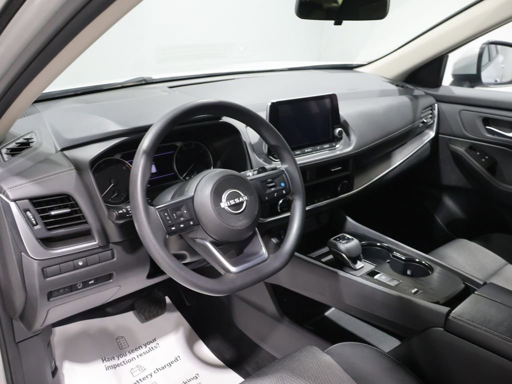 Used 2024 Nissan Rogue SV FWD image 15
