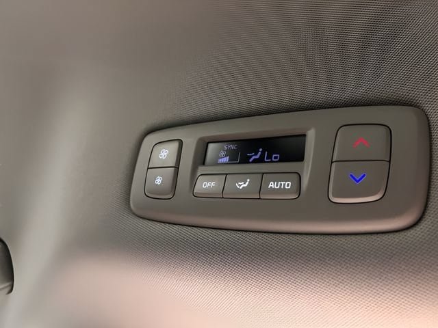Used 2026 Kia Carnival FWD image 13
