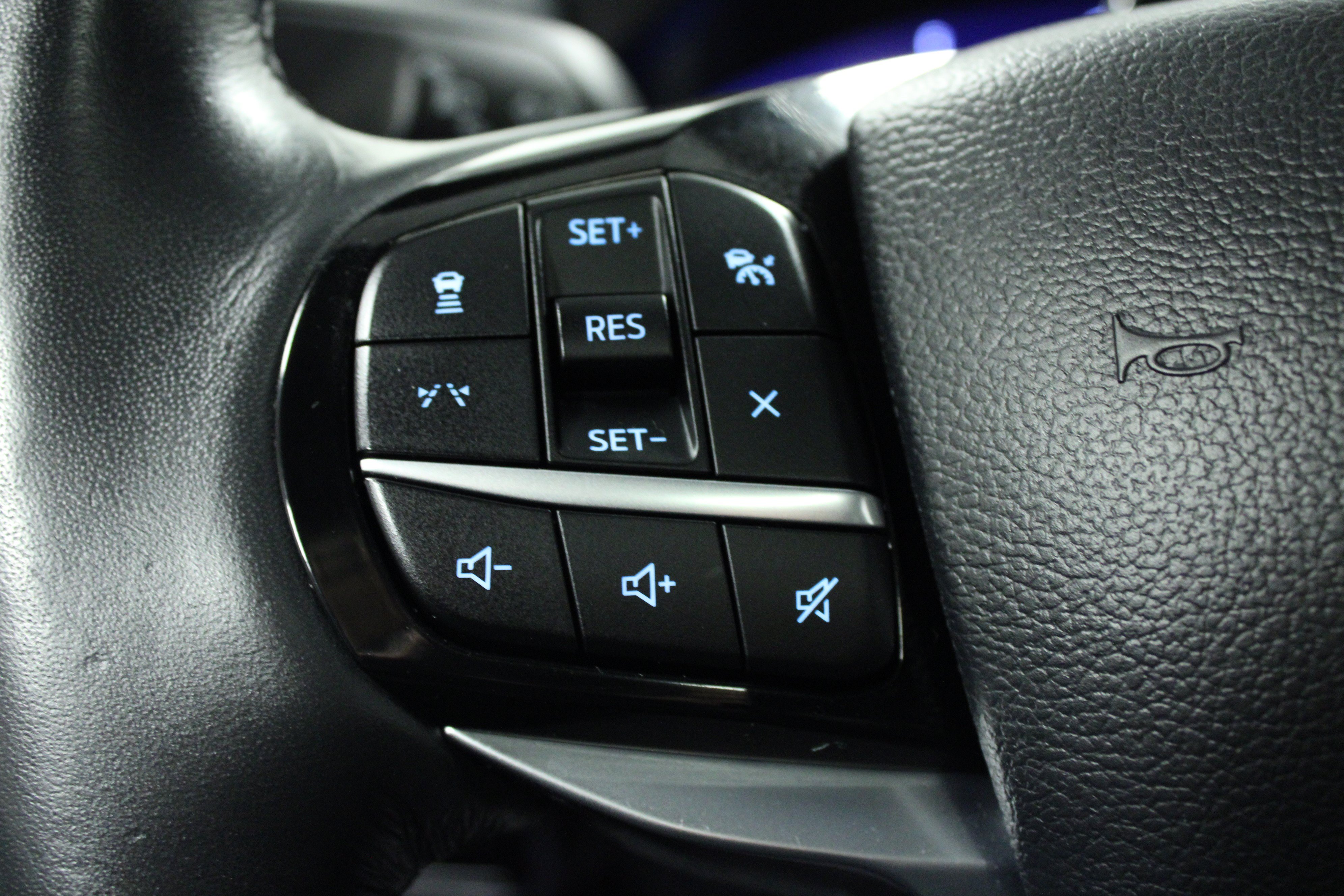 Used 2025 Ford Explorer Platinum w/ Ultimate Package AWD/4WD image 21
