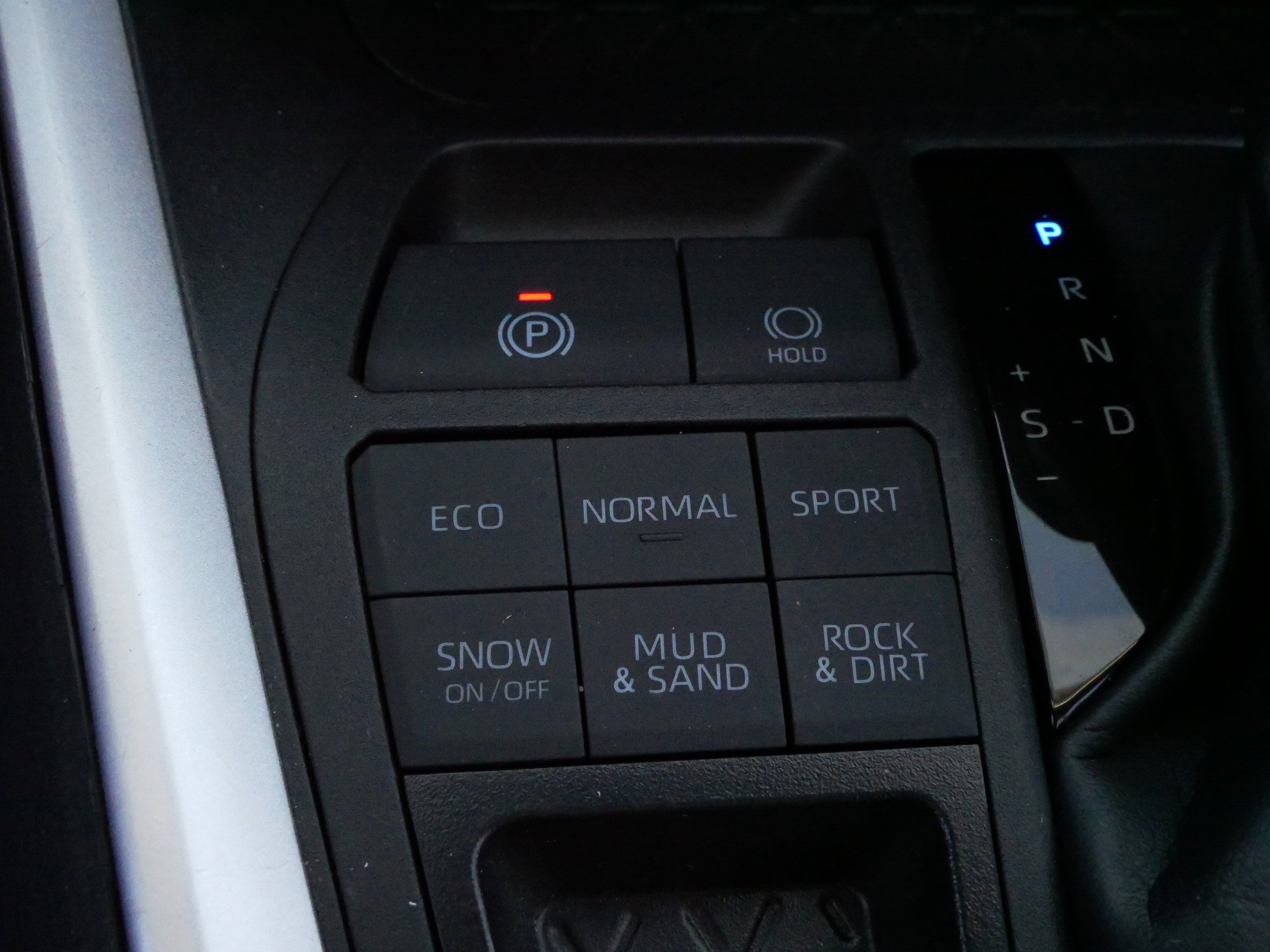 Certified 2025 Toyota RAV4 LE image 27