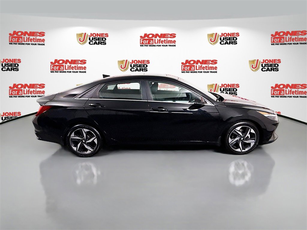 Certified 2022 Hyundai Elantra Limited w/ Cargo Package image 18