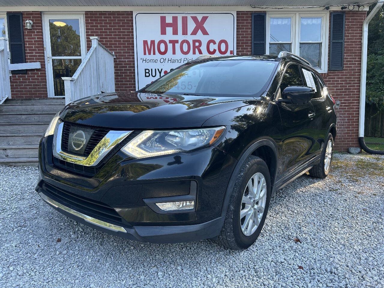 Used 2017 Nissan Rogue SV w/ Sun & Sound Touring Package