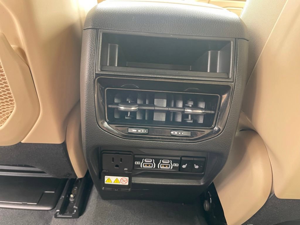 Certified 2025 Jeep Grand Cherokee Limited AWD/4WD image 18