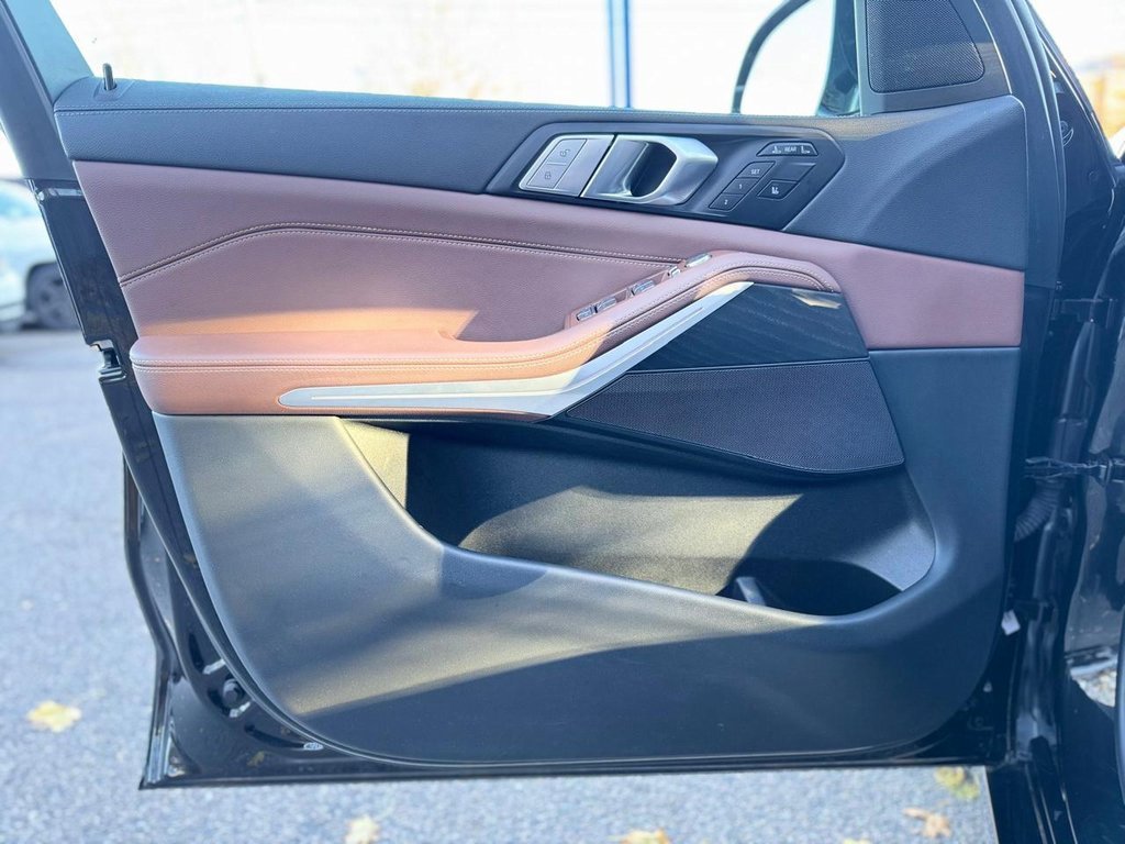 Used 2022 BMW X7 xDrive40i w/ Premium Package image 12