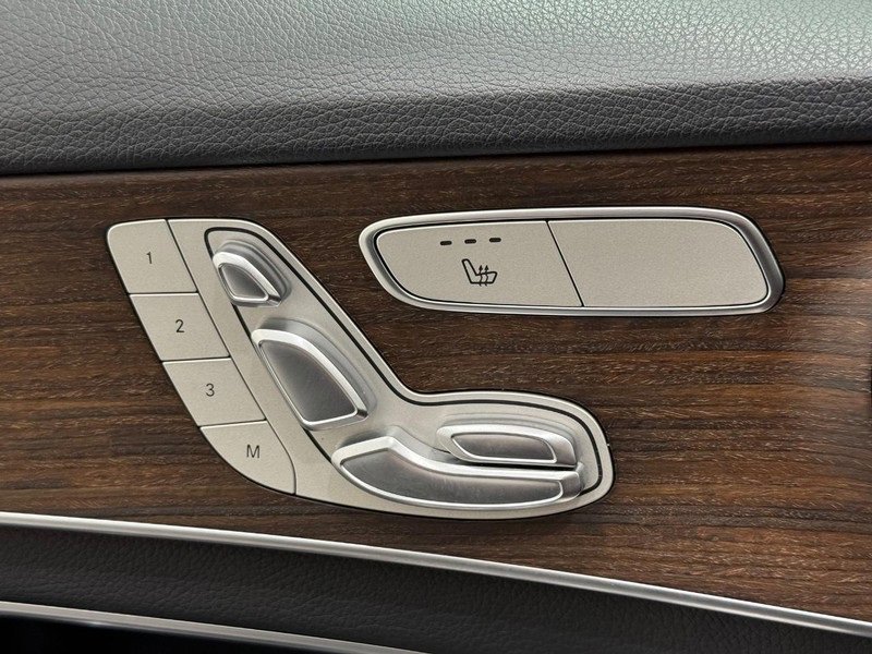 Used 2020 Mercedes-Benz C 300 4MATIC Sedan image 13