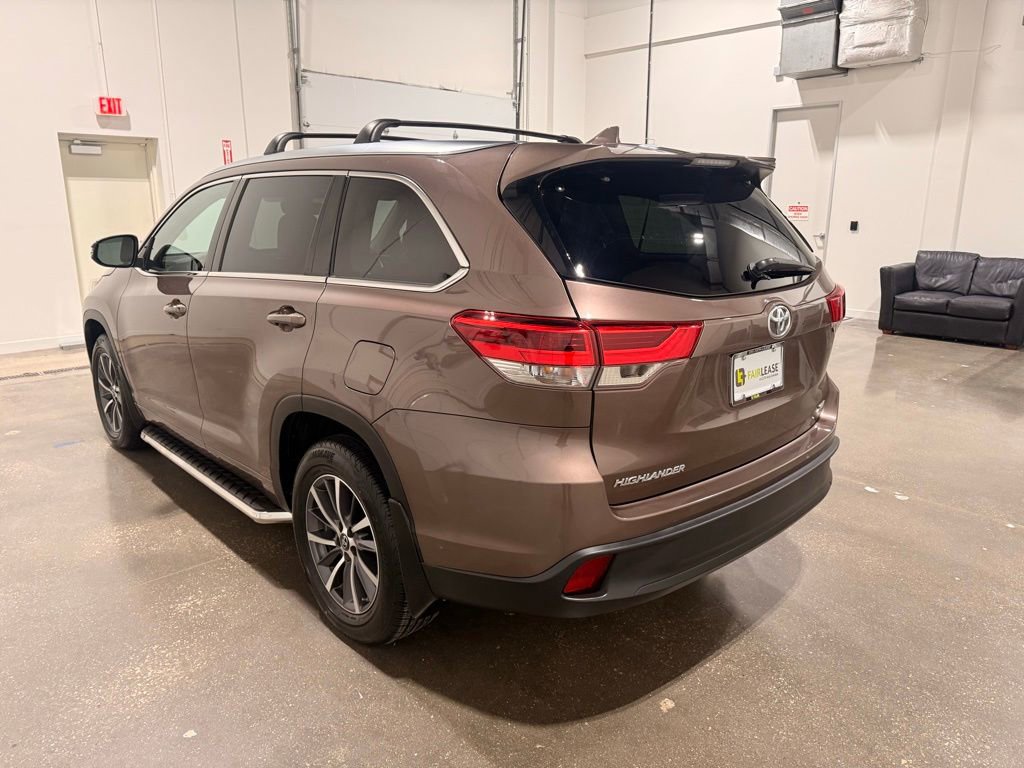 Used 2018 Toyota Highlander XLE image 7