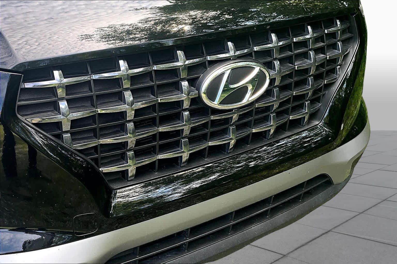 Used 2025 Hyundai Venue SEL FWD image 30