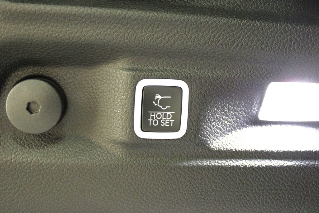 New 2025 Jeep Grand Cherokee L Limited w/ Black Appearance Package image 43