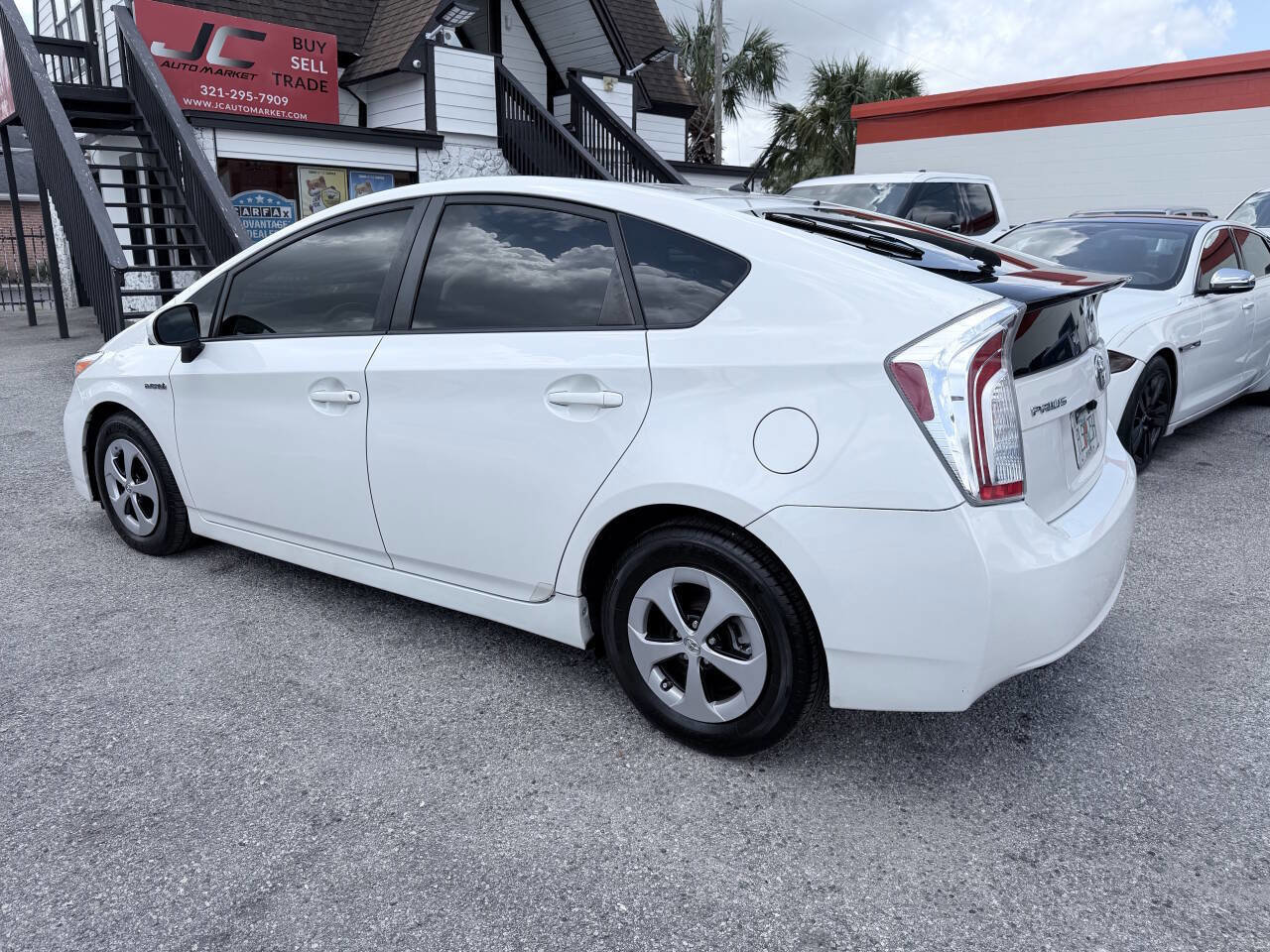 Used 2014 Toyota Prius Two FWD image 3