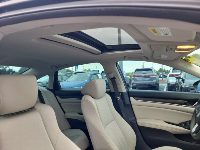 Used 2018 Honda Accord EX image 9