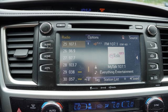 Used 2016 Toyota Highlander XLE AWD/4WD image 6