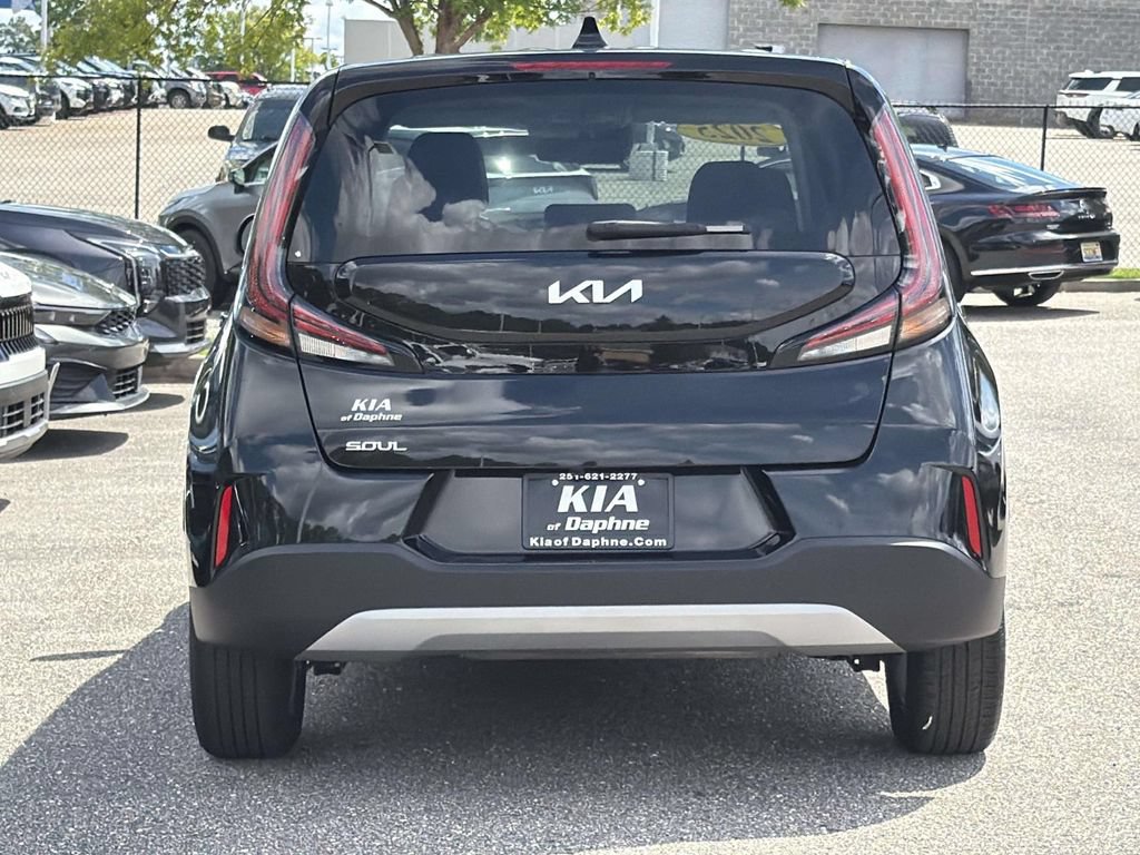 Used 2025 Kia Soul LX w/ LX Technology Package FWD image 28