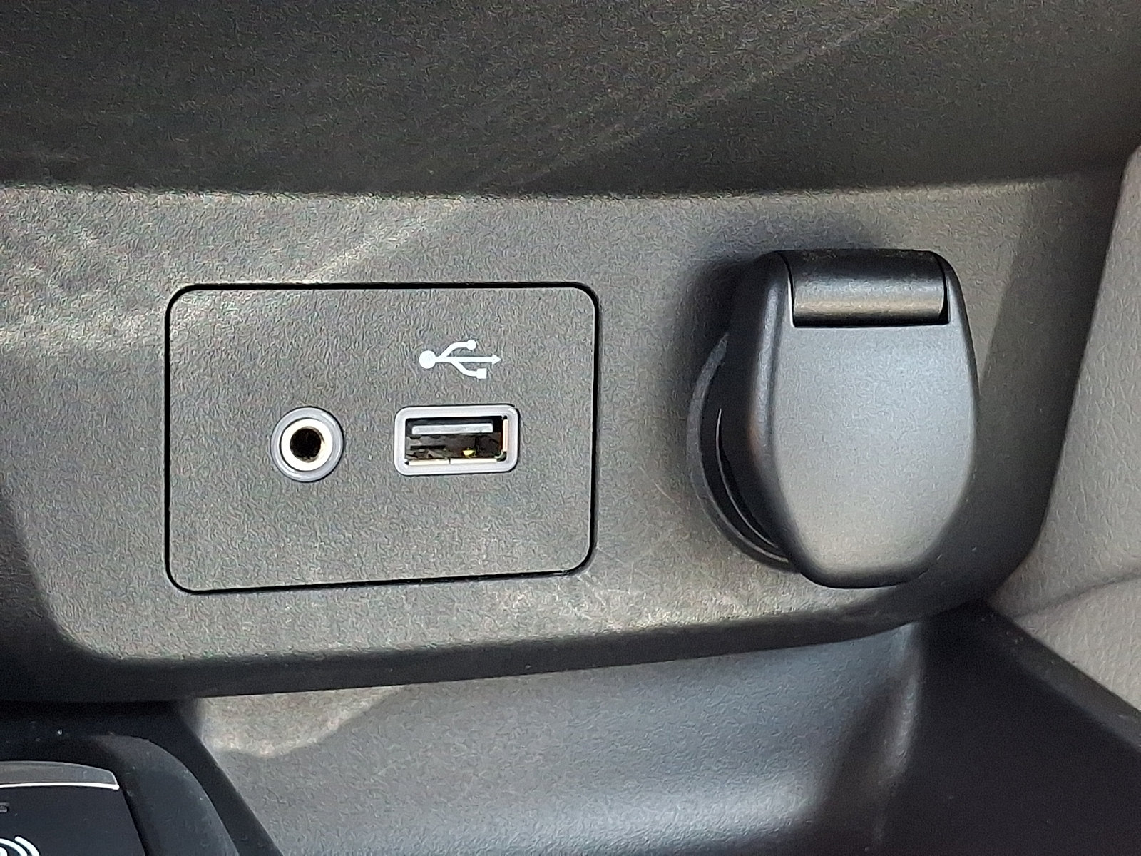 Certified 2022 Nissan Rogue Sport SL AWD/4WD image 24