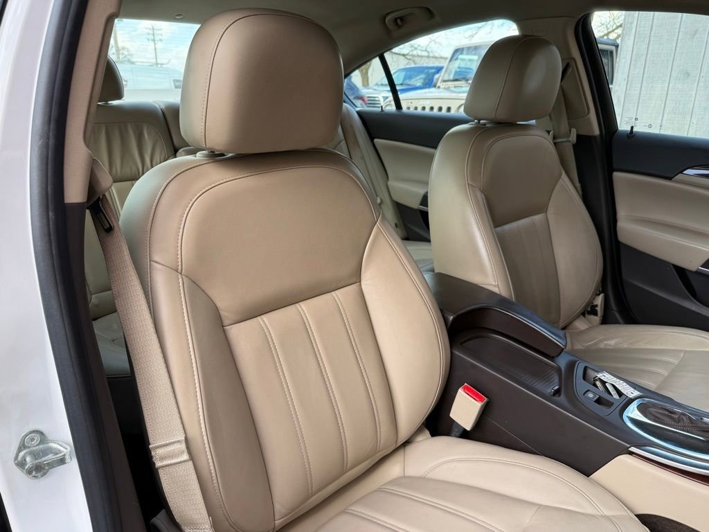 Used 2016 Buick Regal Premium image 16