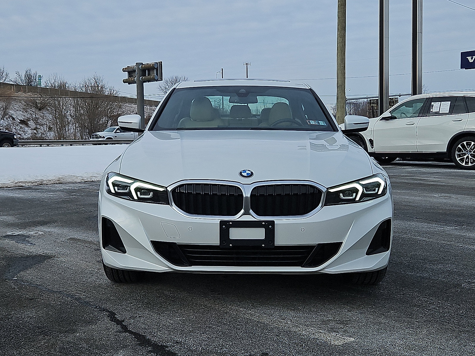 Used 2023 BMW 330i xDrive Sedan w/ Driving Assistance Package AWD/4WD image 2