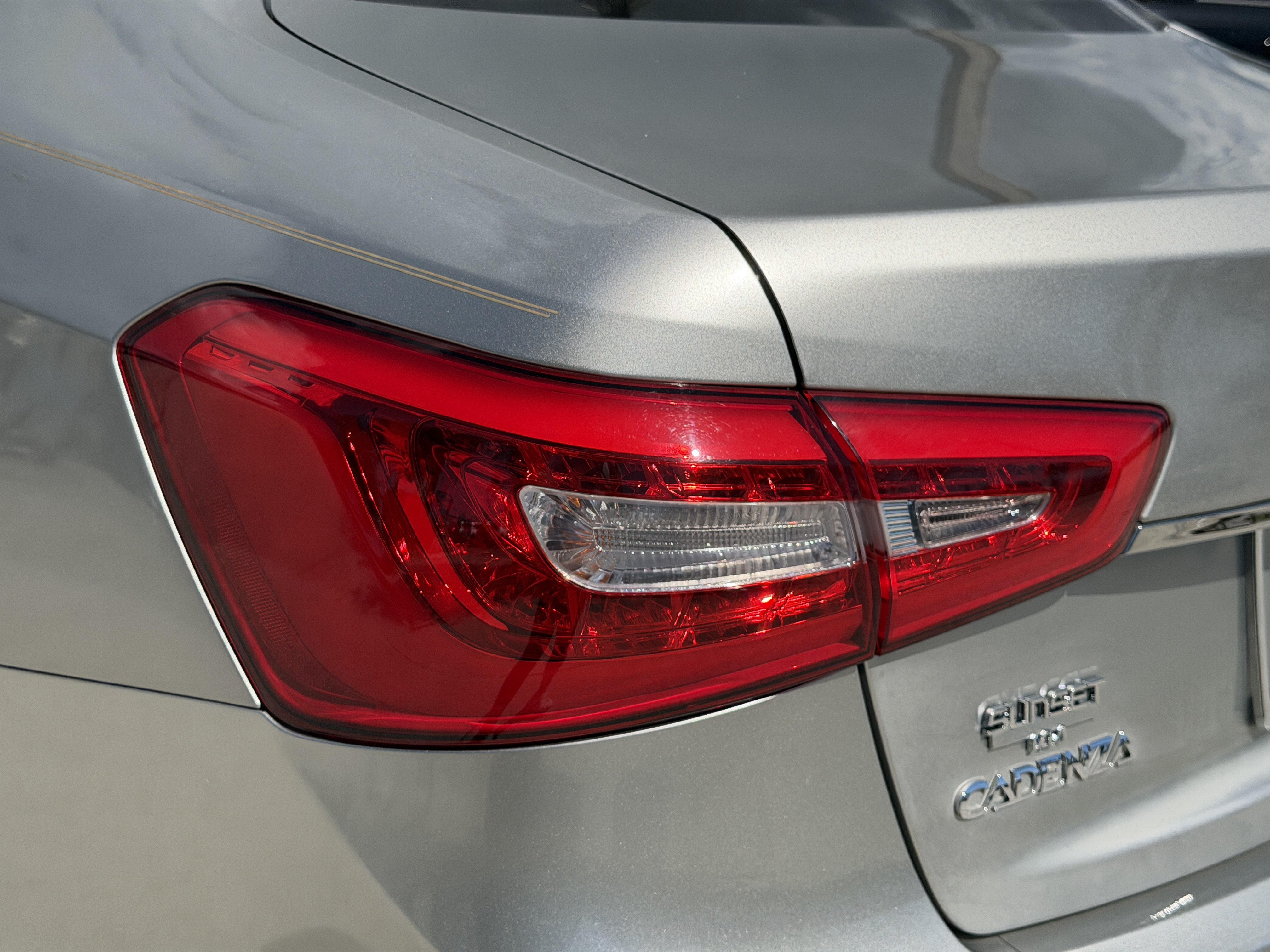 Used 2015 Kia Cadenza Premium w/ Technology Package FWD image 10