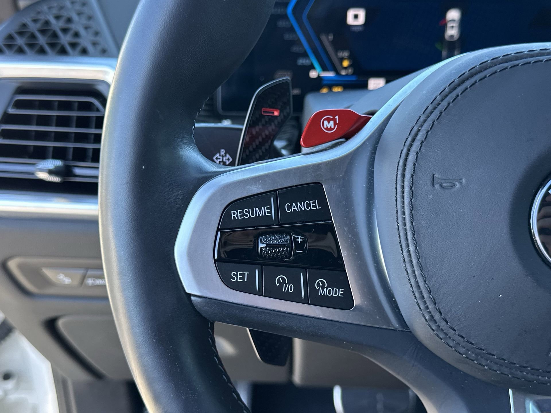 Used 2025 BMW X6 M Competition w/ Executive Package image 33