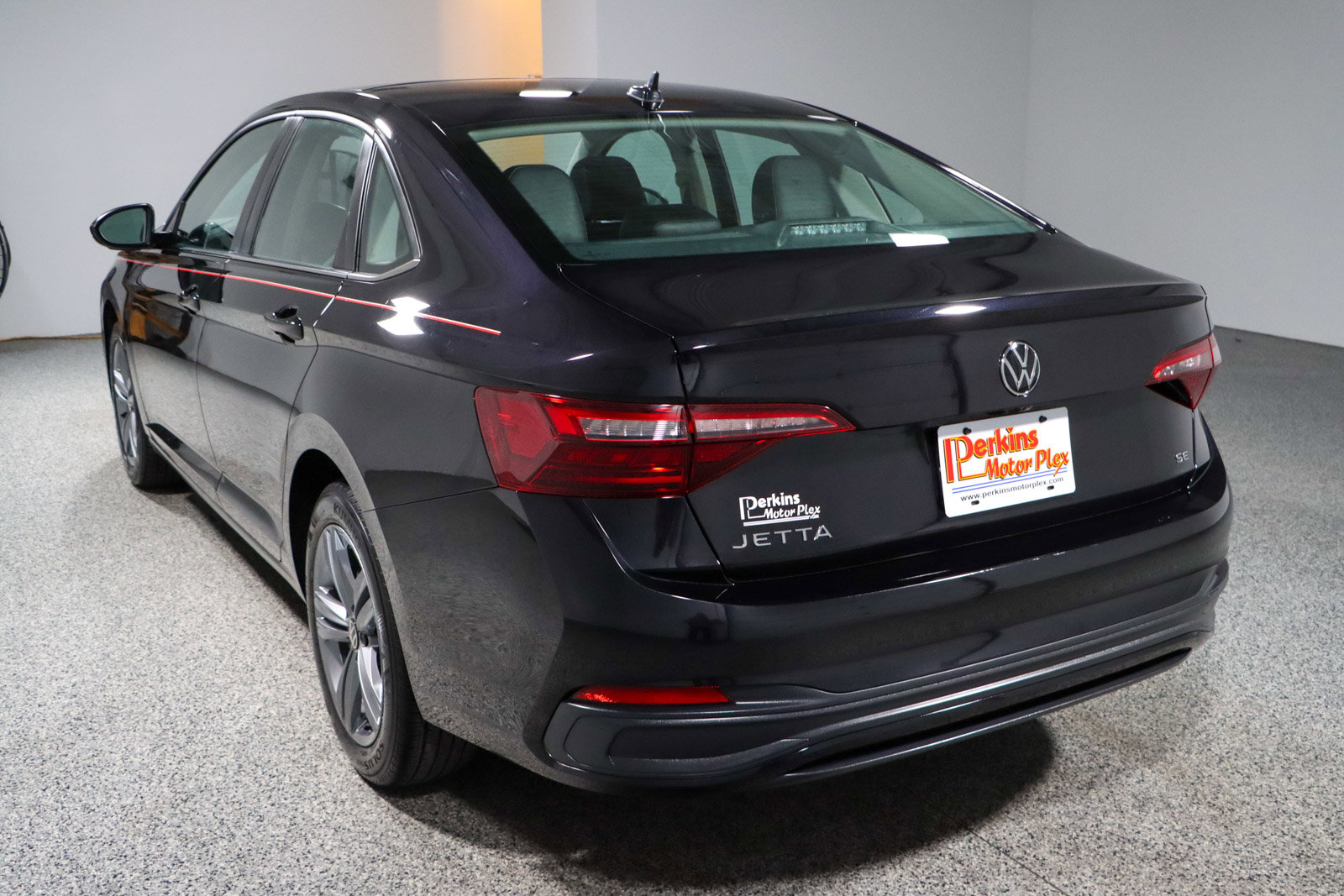 Used 2024 Volkswagen Jetta SE image 9