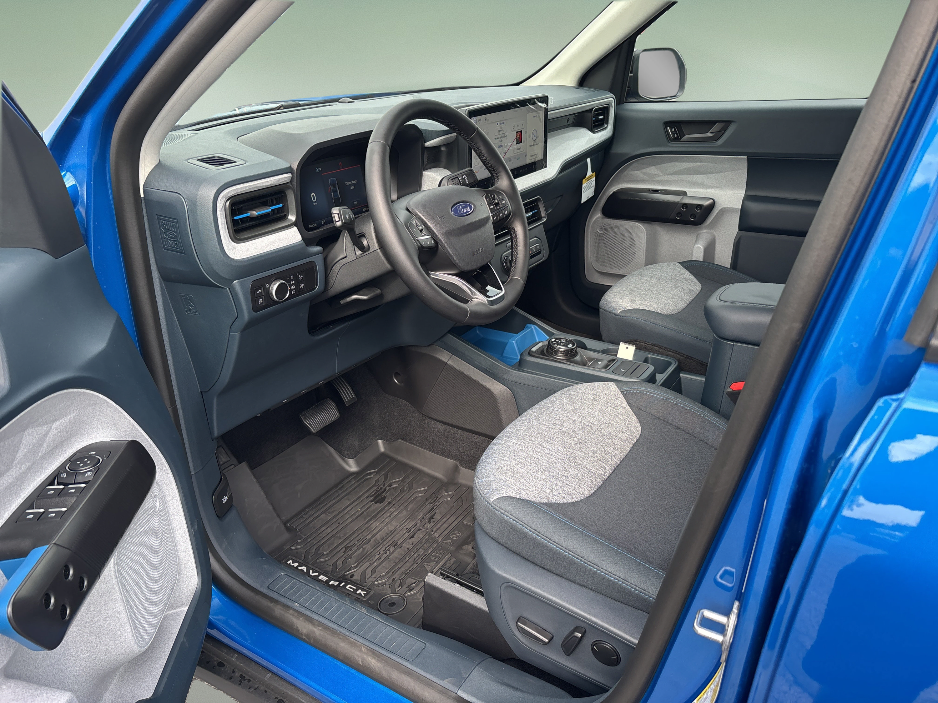 New 2026 Ford Maverick XLT w/ XLT Luxury Package FWD image 9