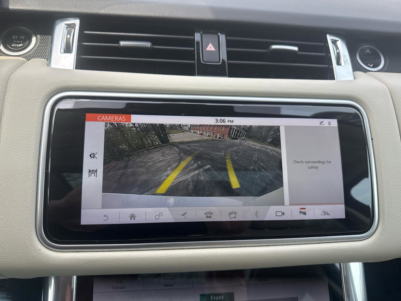 Used 2018 Land Rover Range Rover Sport HSE image 16