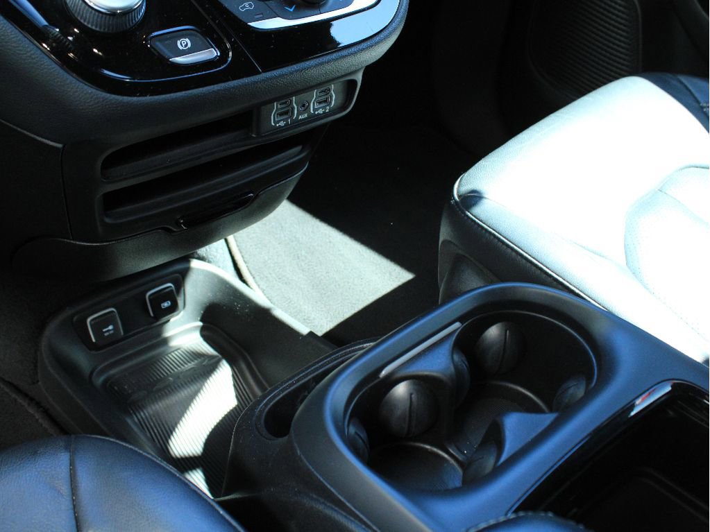 Used 2021 Chrysler Pacifica Touring-L w/ Premium & Safety Sphere Group AWD/4WD image 21
