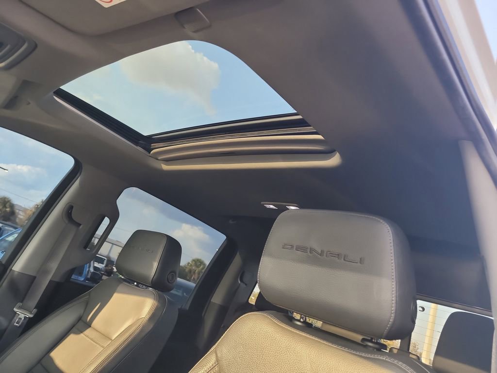 Used 2022 GMC Sierra 3500 Denali w/ Denali Ultimate Package image 19