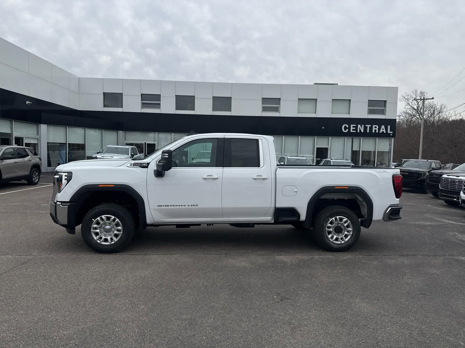 New 2026 GMC Sierra 2500 SLE w/ Snow Plow Prep/Camper Package AWD/4WD image 2