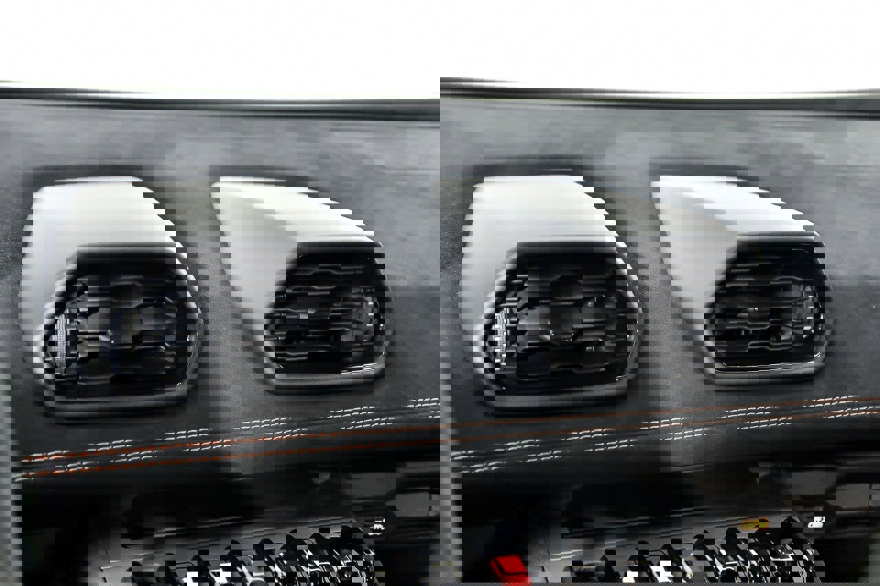 Used 2021 Lamborghini Huracan STO image 33