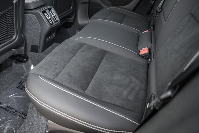 New 2026 Volvo XC40 B5 Ultra w/ Protection Package Premier image 32