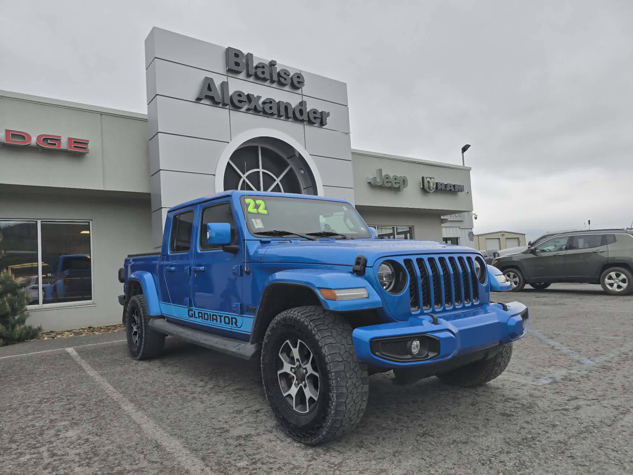 Used 2022 Jeep Gladiator Overland AWD/4WD image 1
