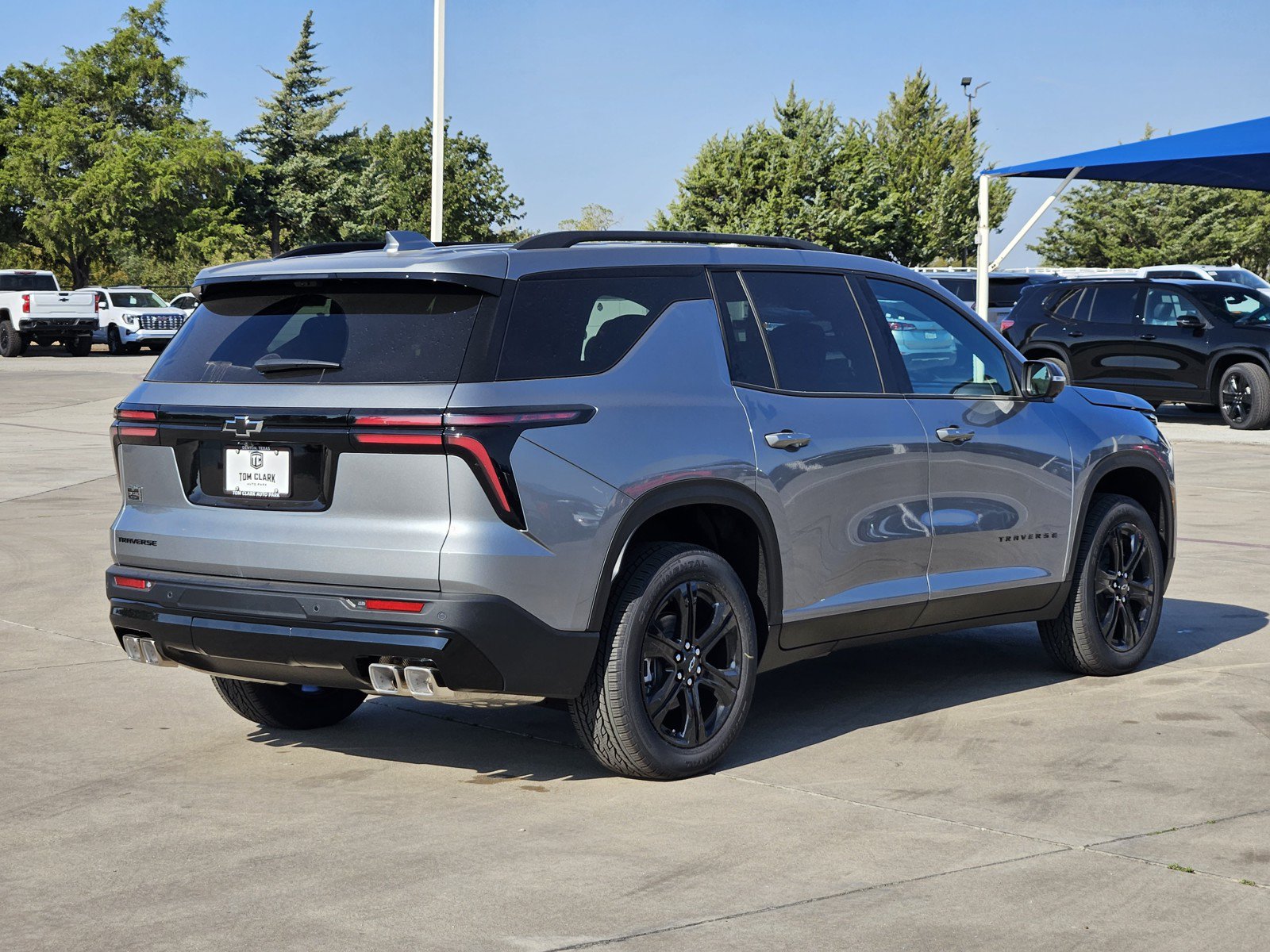 New 2027 Chevrolet Traverse LT w/ Midnight/Sport Edition FWD image 4