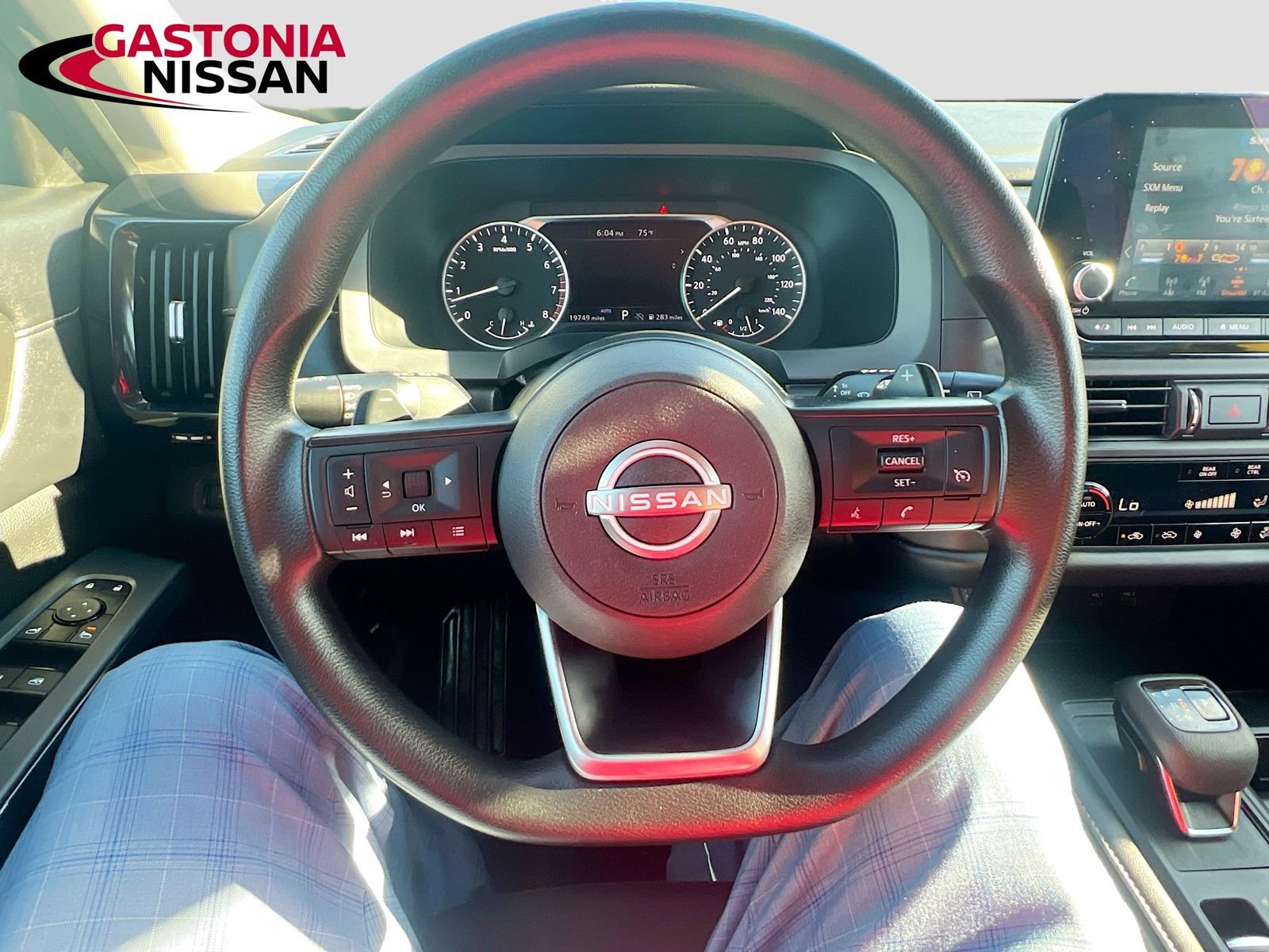 Used 2024 Nissan Pathfinder S image 14