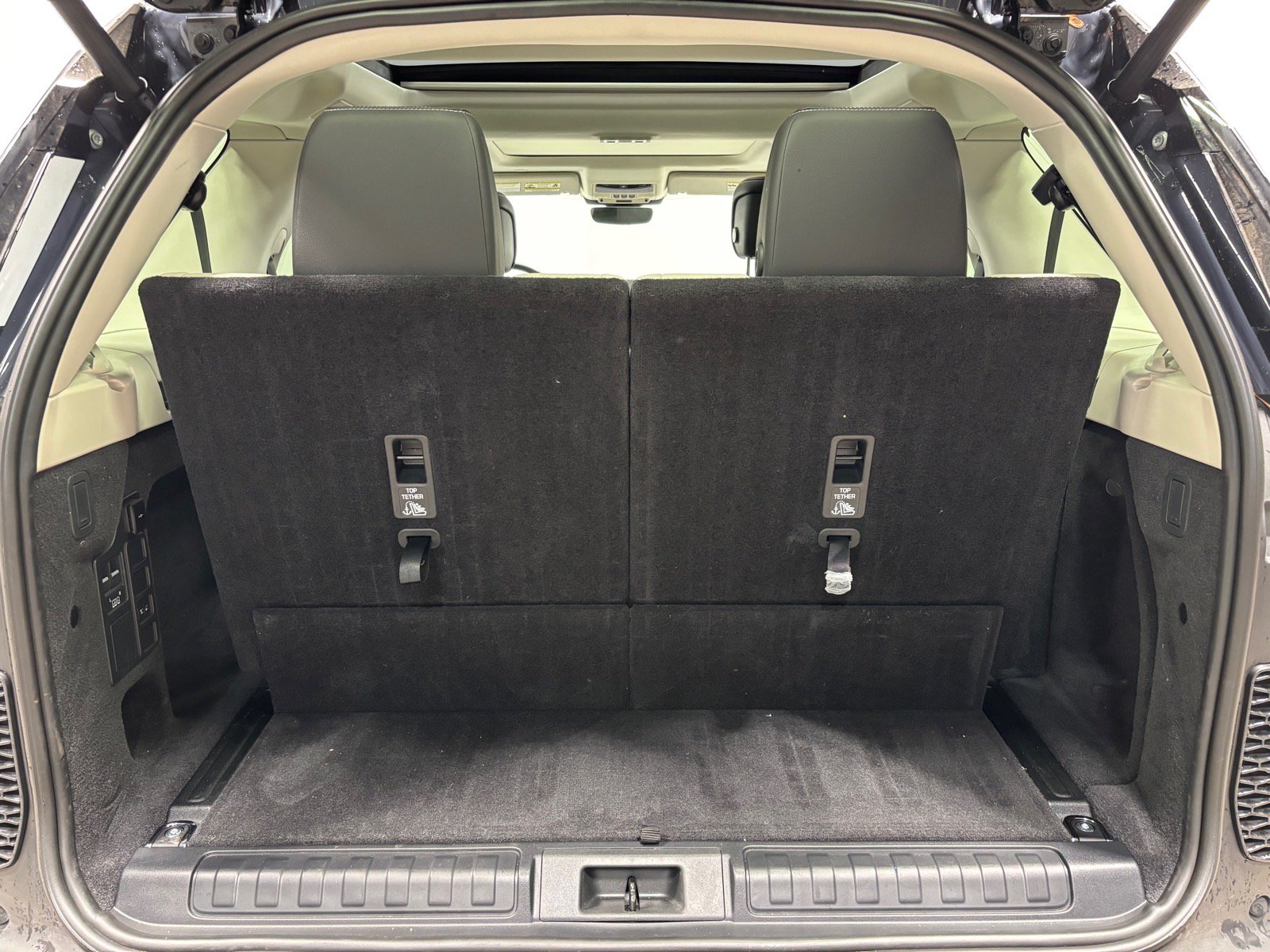 New 2025 Land Rover Discovery S AWD/4WD image 43