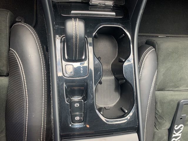 Used 2019 Volvo XC40 T5 R-Design image 34