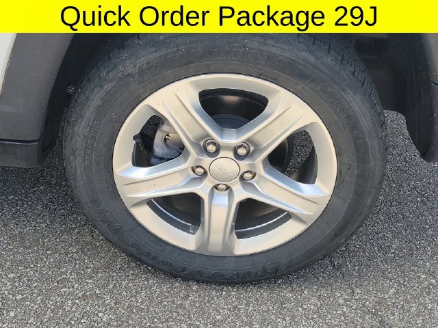 Used 2023 Jeep Compass Latitude AWD/4WD image 8
