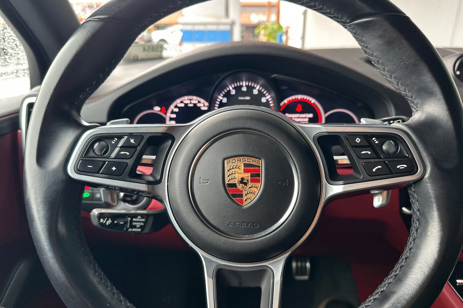 Used 2022 Porsche Cayenne S image 24