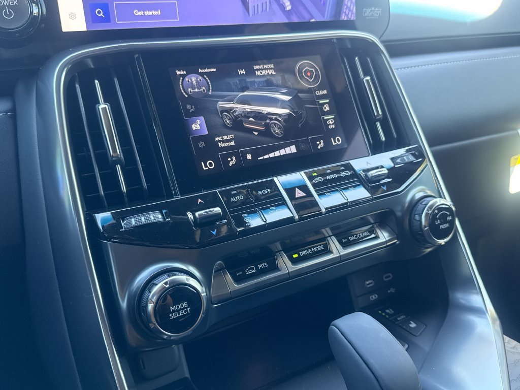 New 2026 Lexus LX 700h Luxury AWD/4WD image 28