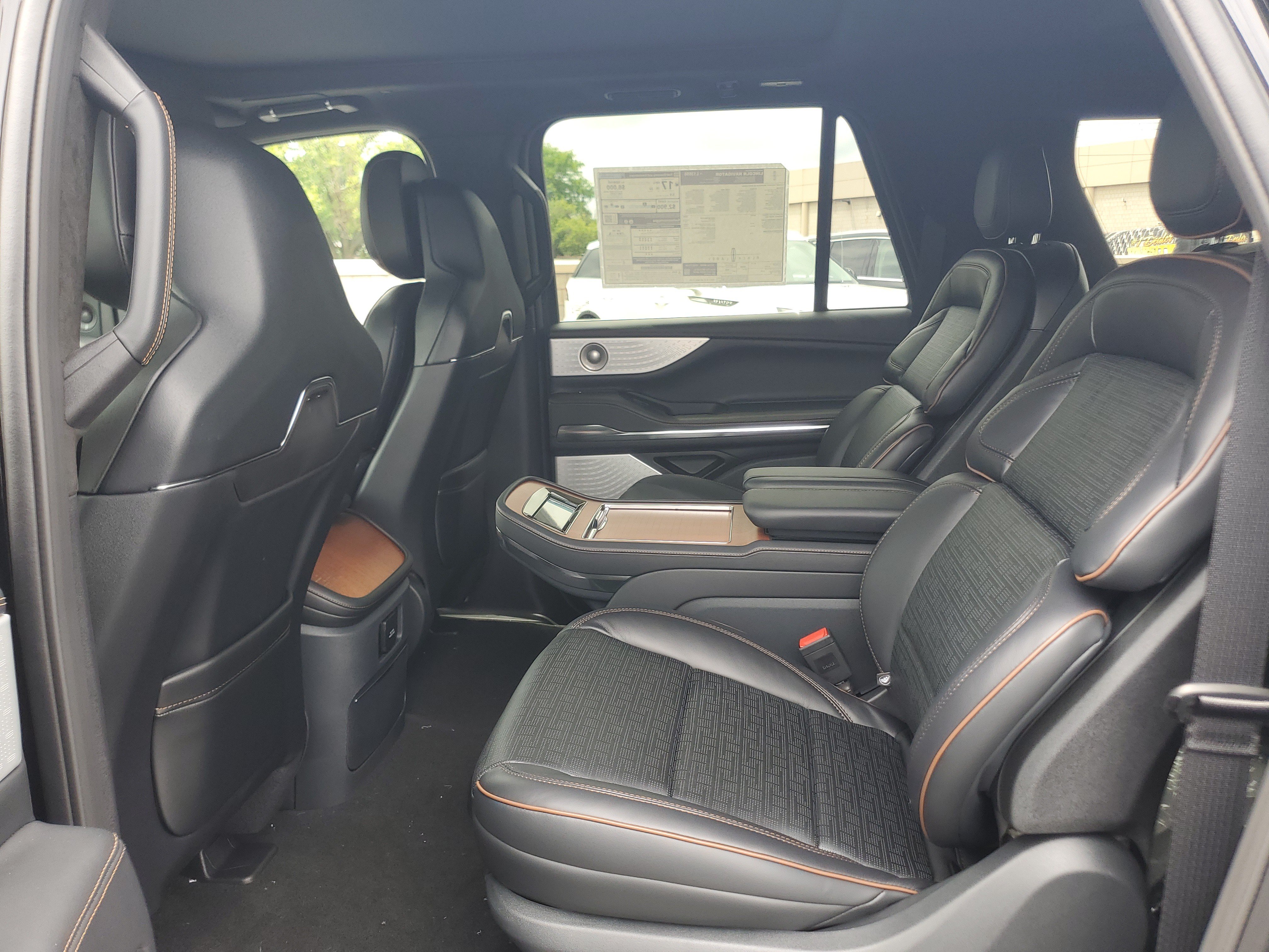New 2026 Lincoln Navigator L Black Label AWD/4WD image 27