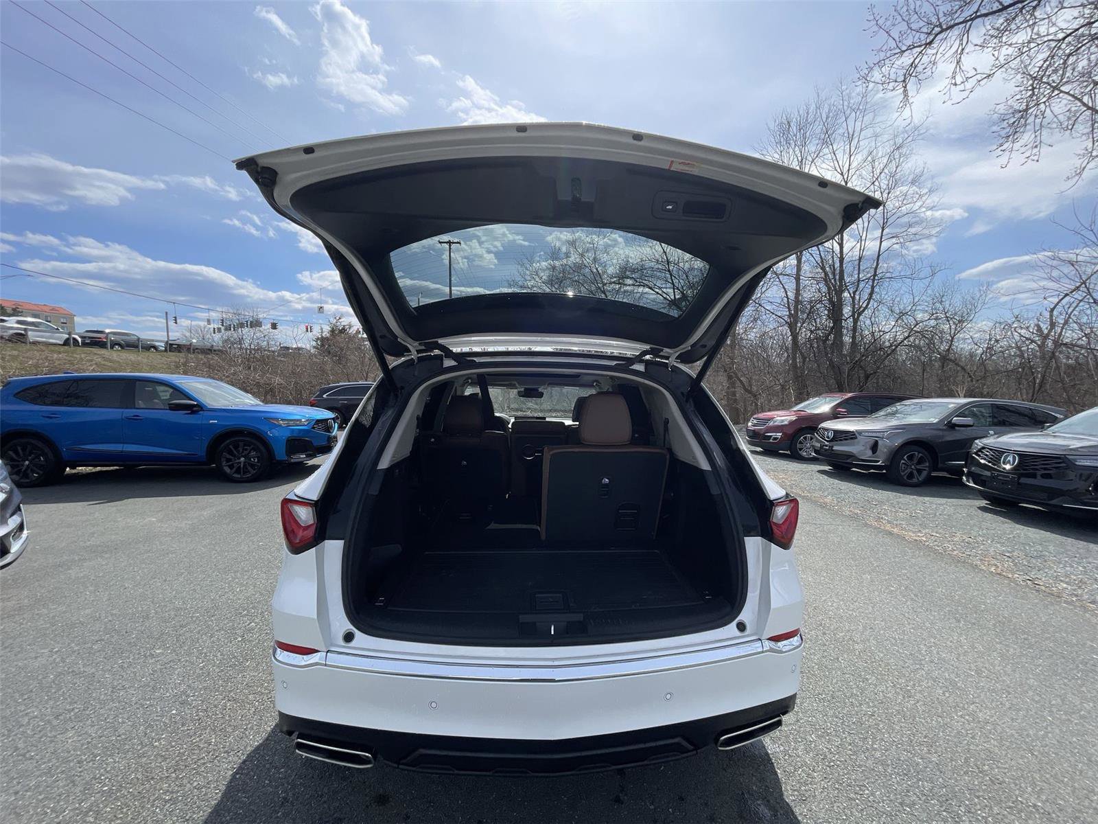 Used 2023 Acura MDX SH-AWD w/ Technology Package image 25