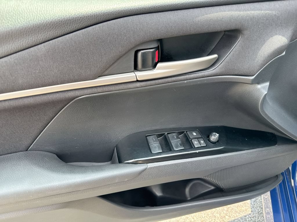 Used 2025 Toyota Camry LE FWD image 20