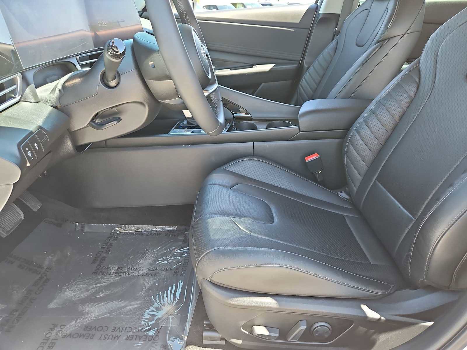 Certified 2024 Hyundai Elantra Limited FWD image 16