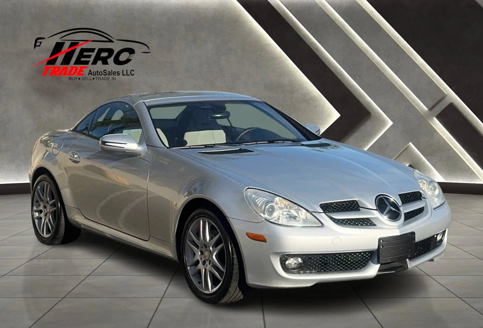 Used 2009 Mercedes-Benz SLK 300 image 4