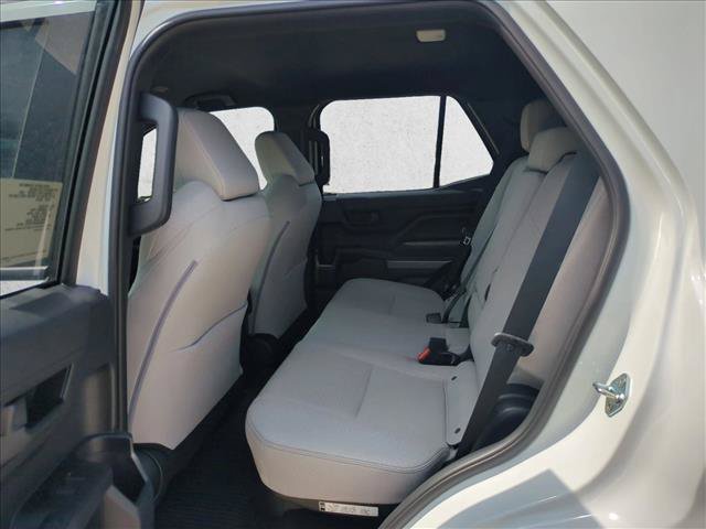 New 2026 Toyota 4Runner SR5 AWD/4WD image 15