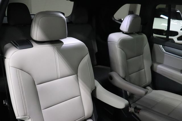 Used 2026 GMC Acadia Elevation w/ Elevation Premium Package FWD image 22